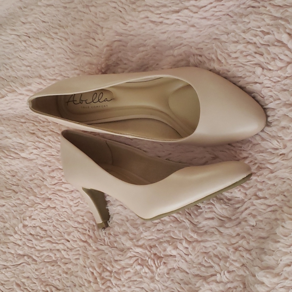 Abella Nude Pumps